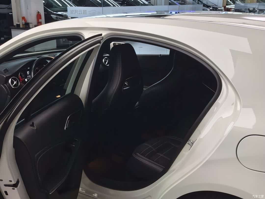 Mercedes-Benz A-Class, 2016 8