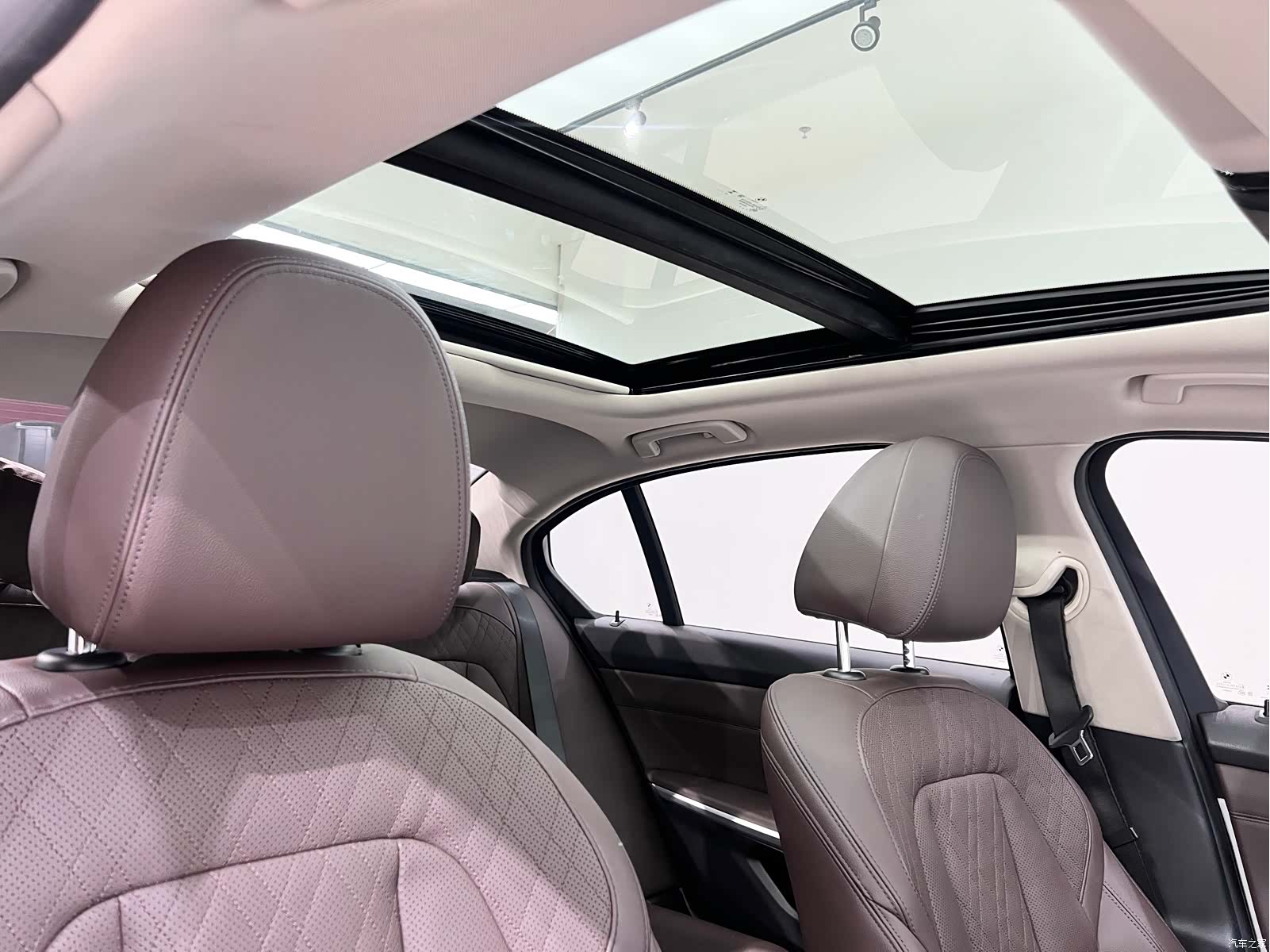 BMW i3, 2023 13