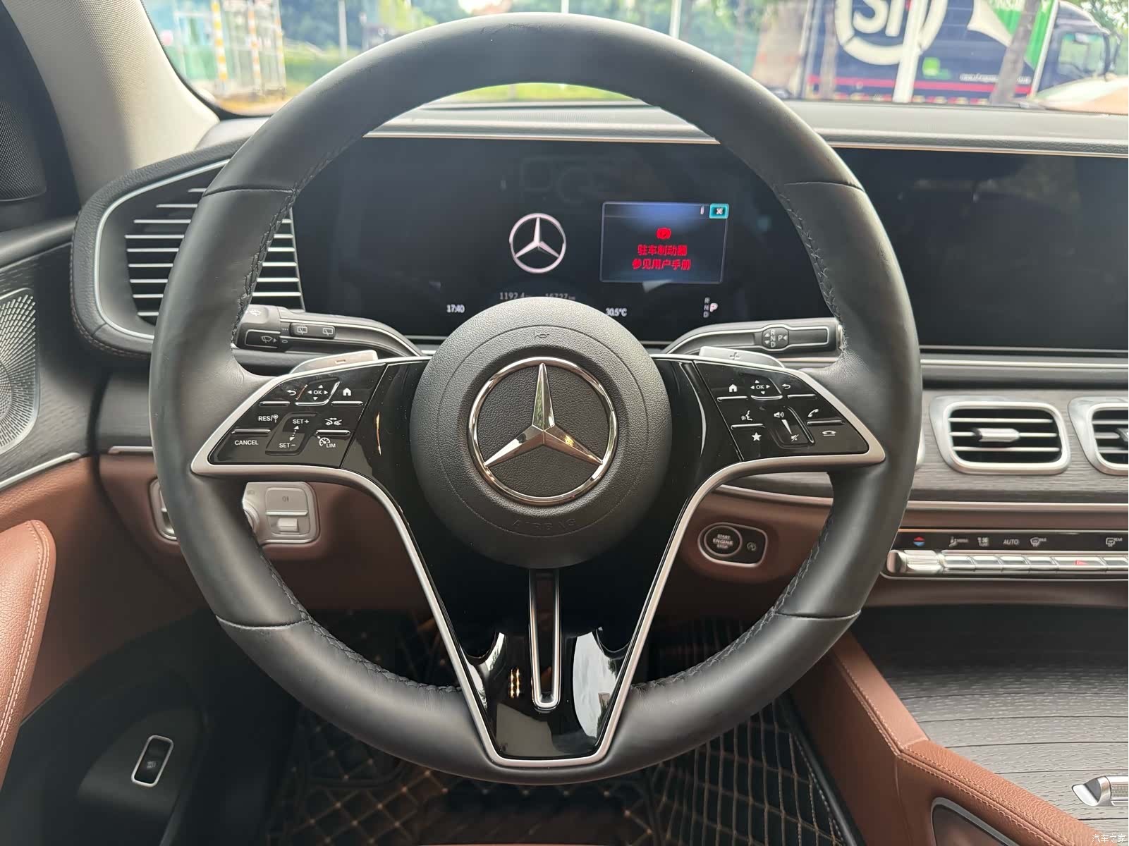 Mercedes-Benz GLE, 2024 15