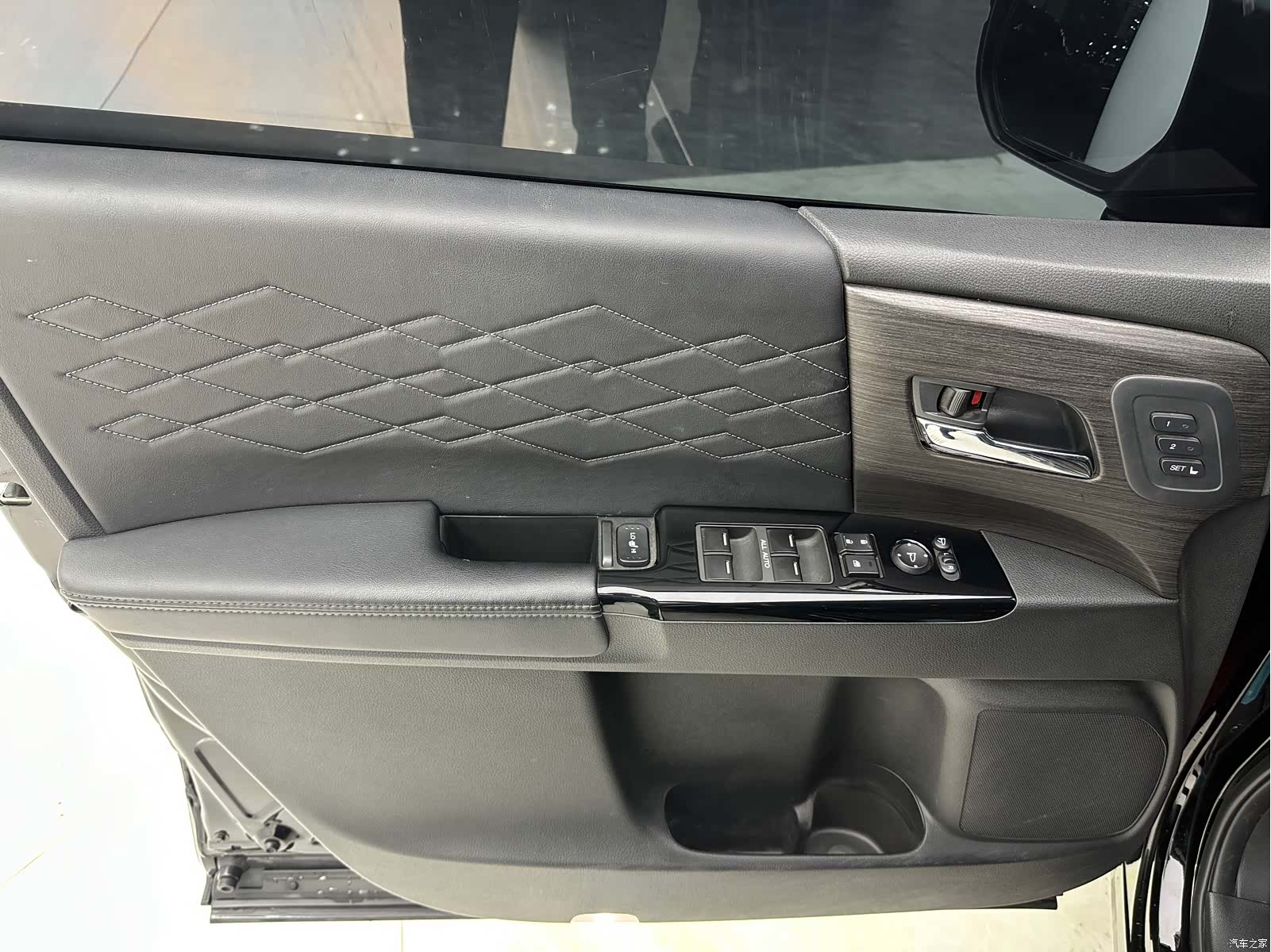 Honda Elysion, 2022 12