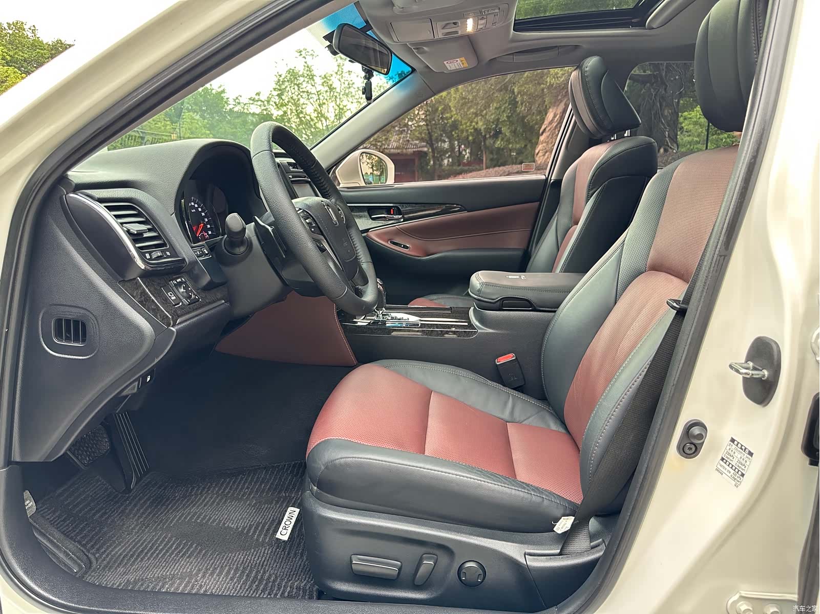 Toyota Crown, 2019 4
