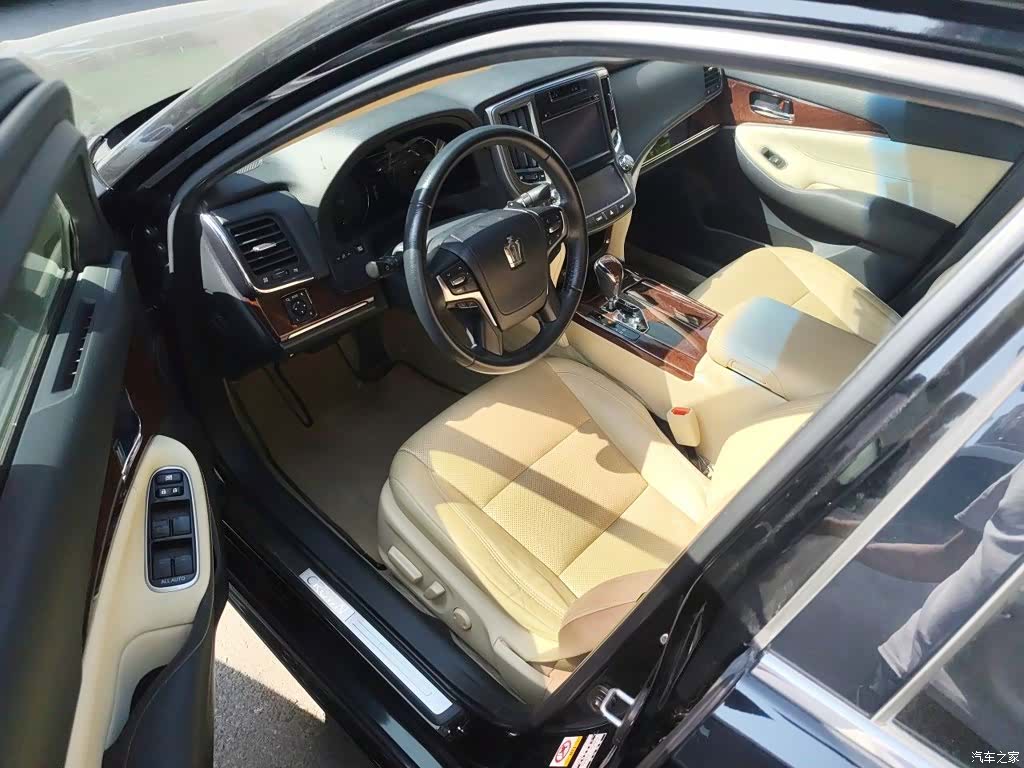 Toyota Crown, 2018 8