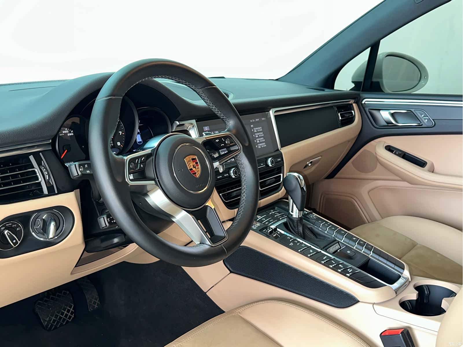 Porsche Macan, 2019 10