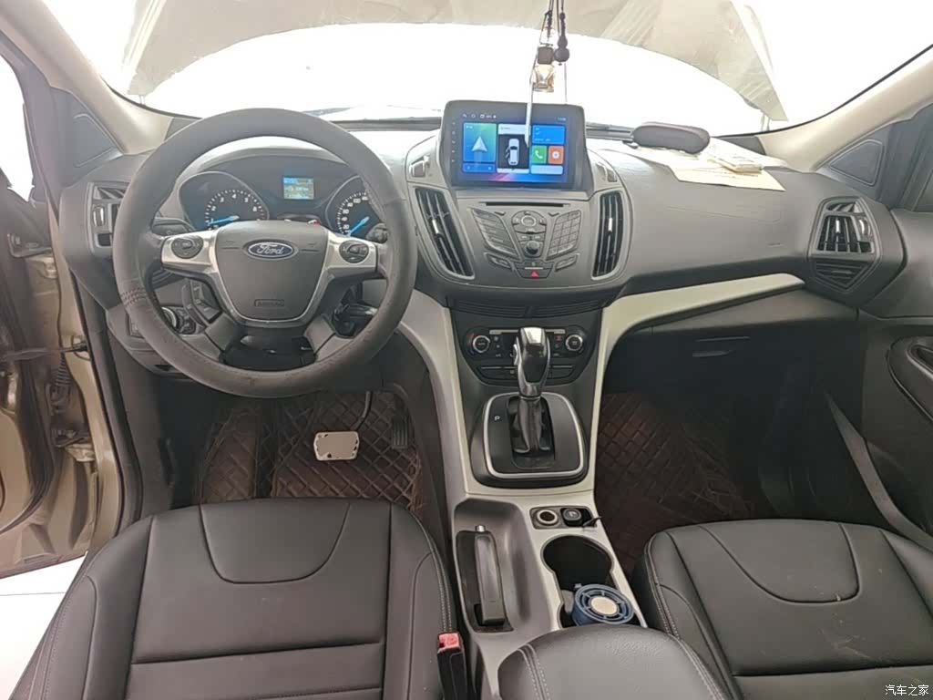 Ford Kuga, 2016 10