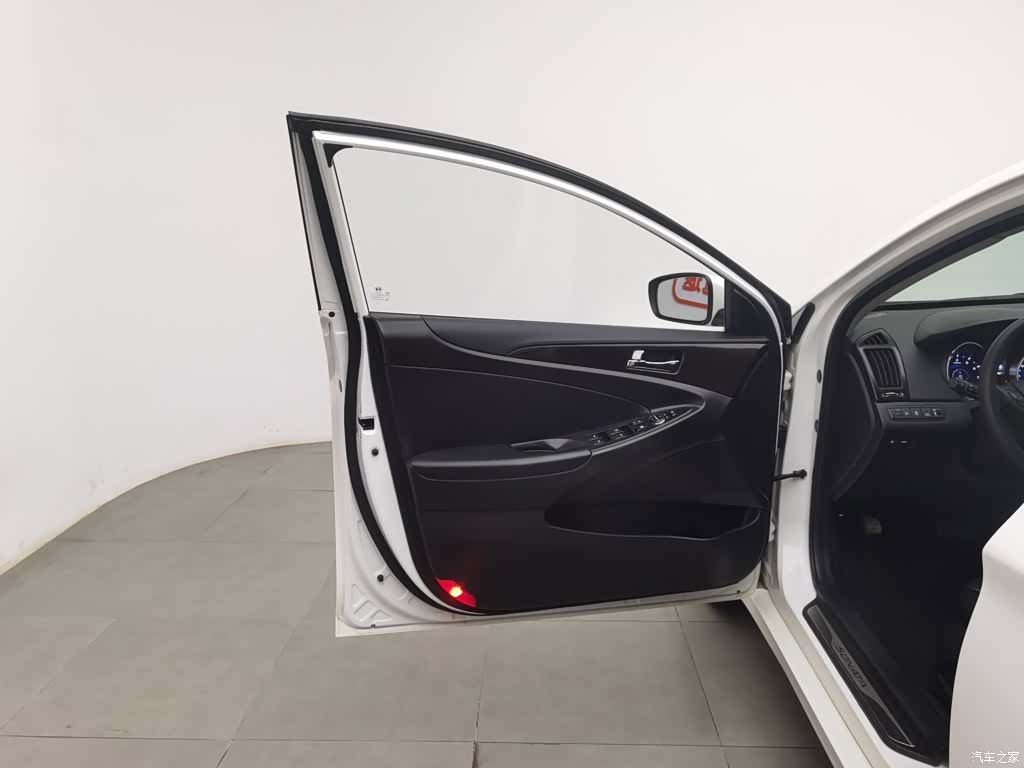 Hyundai Sonata, 2014 8