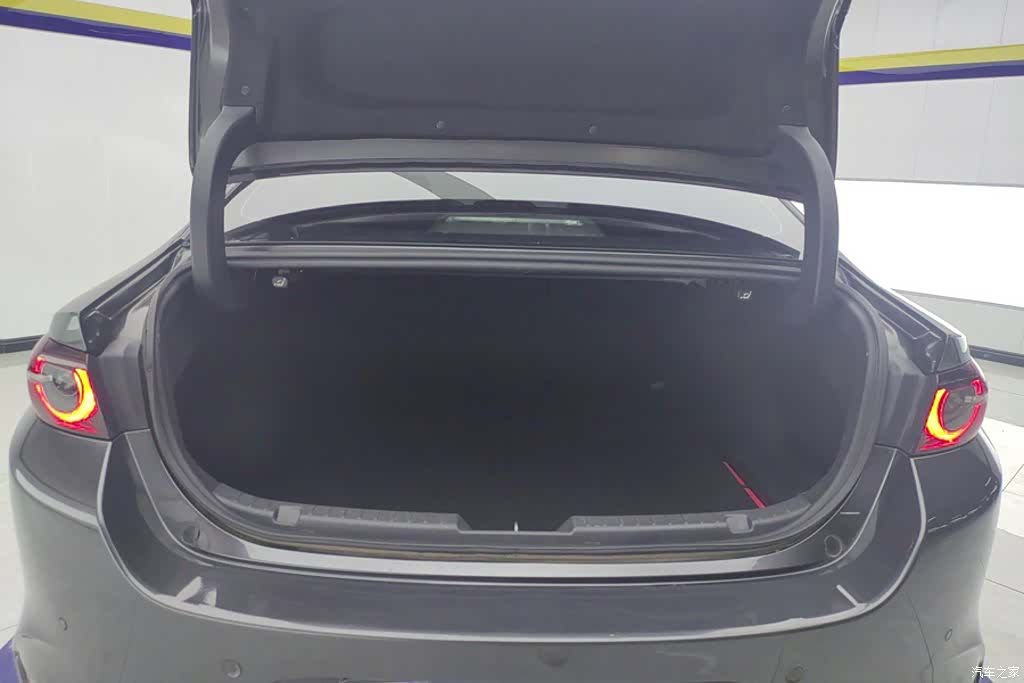 Mazda Mazda3, 2024 4