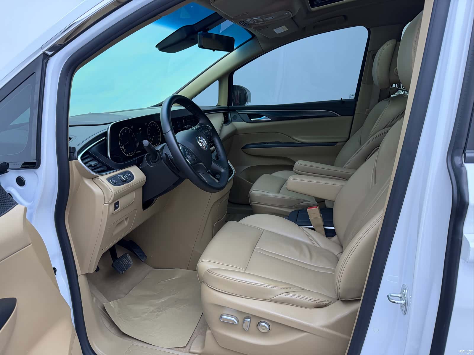 Buick GL8, 2021 все фото