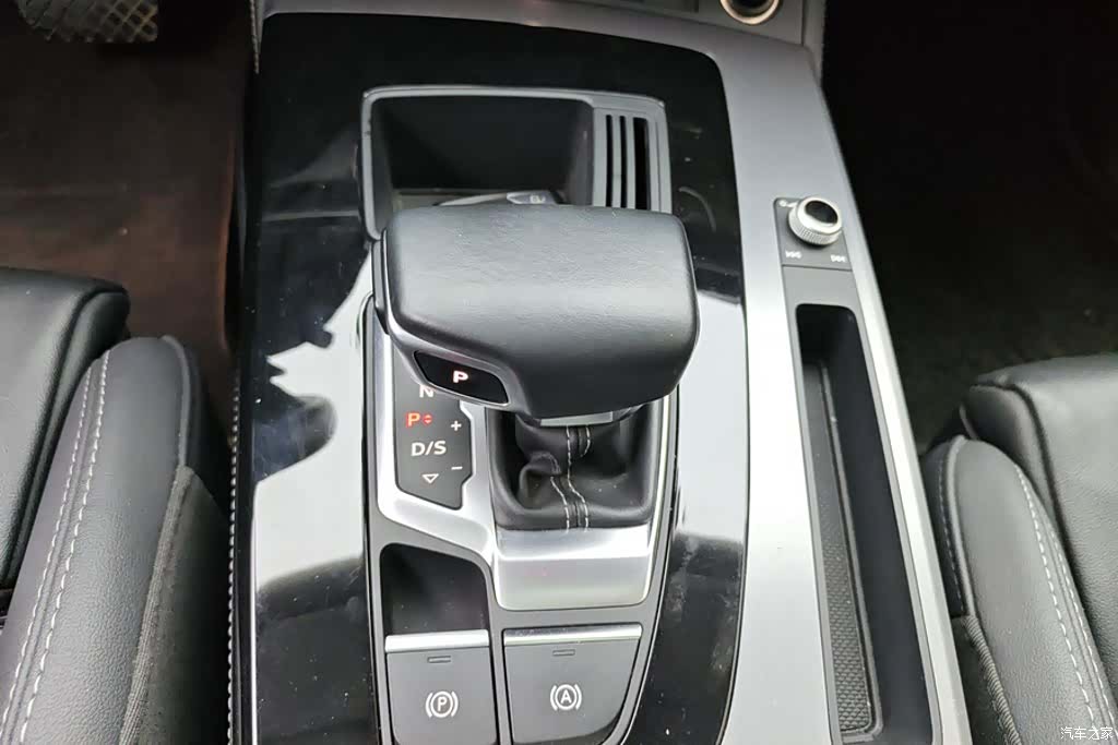 Audi Q5L, 2021 16
