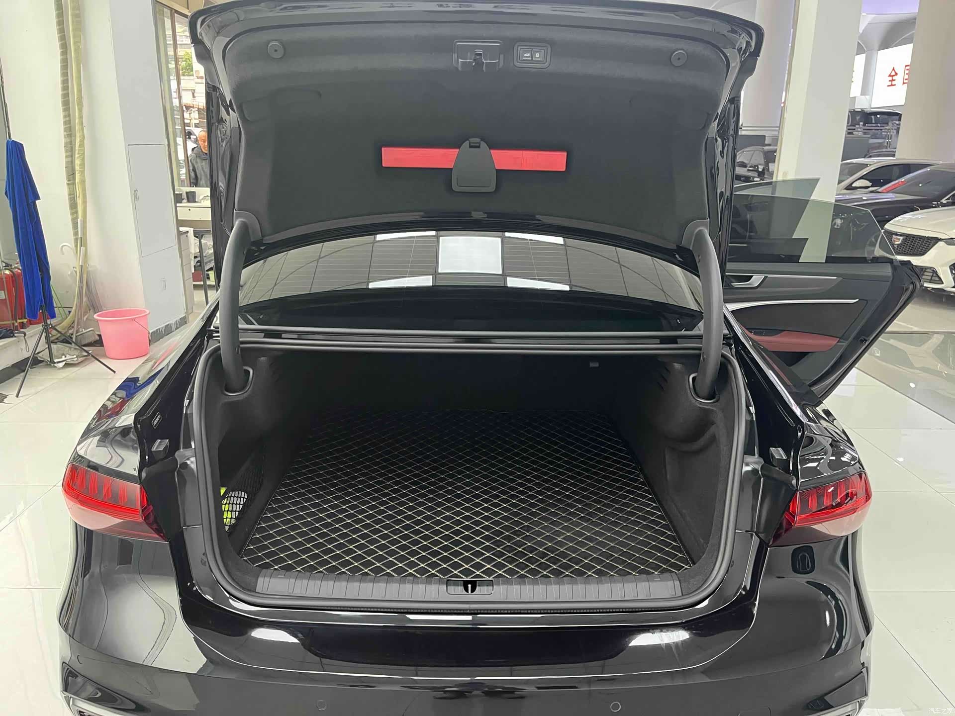 Audi A7L, 2024 17