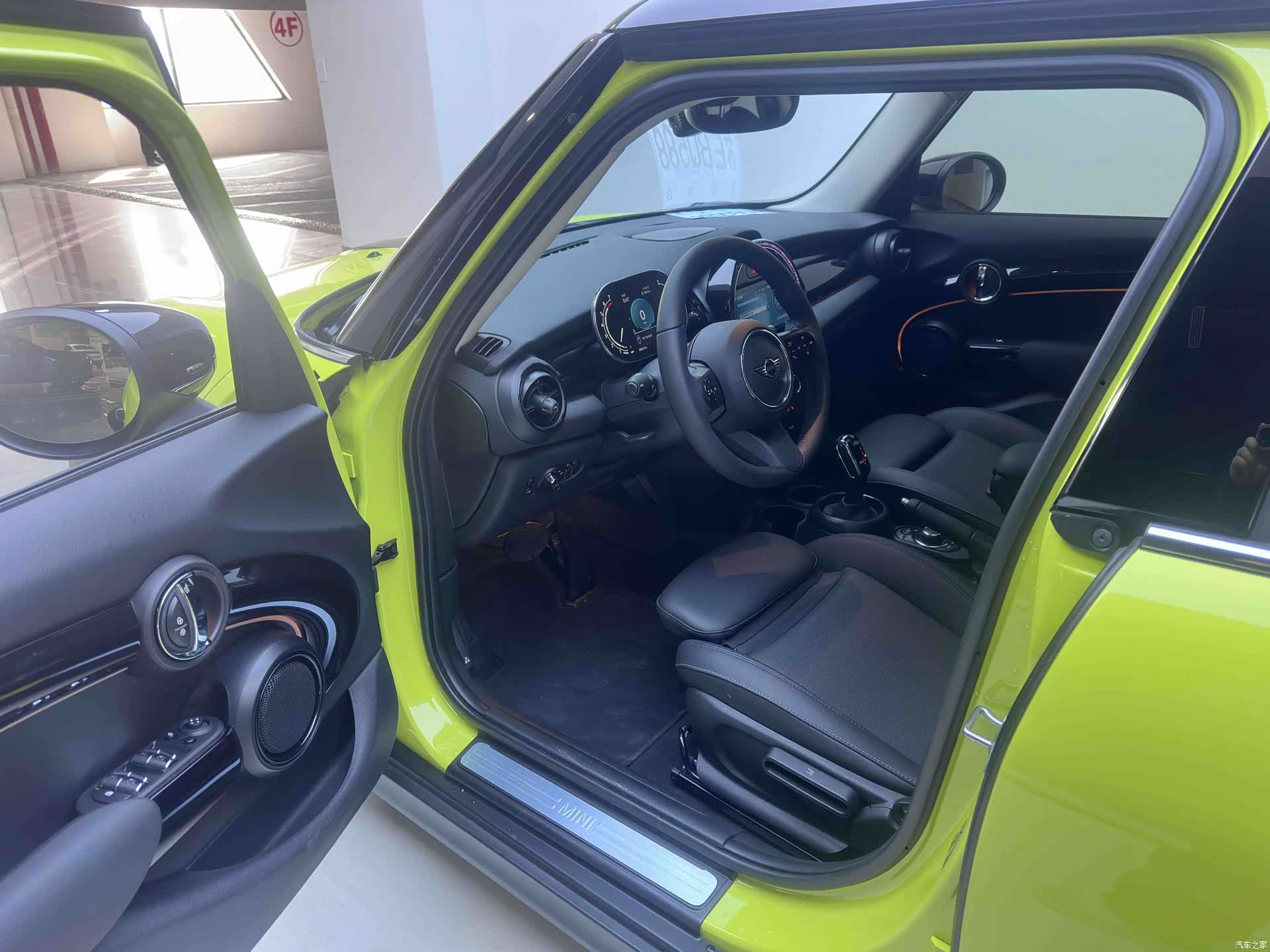 Mini Cooper, 2023 10