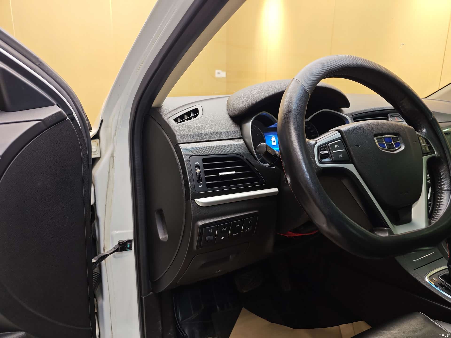 Geely Emgrand, 2017 11