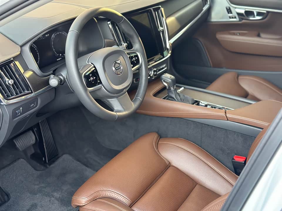 Volvo V90