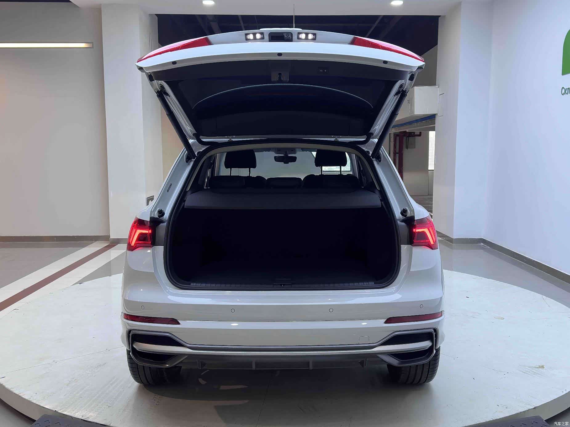 Audi Q3, 2023 16