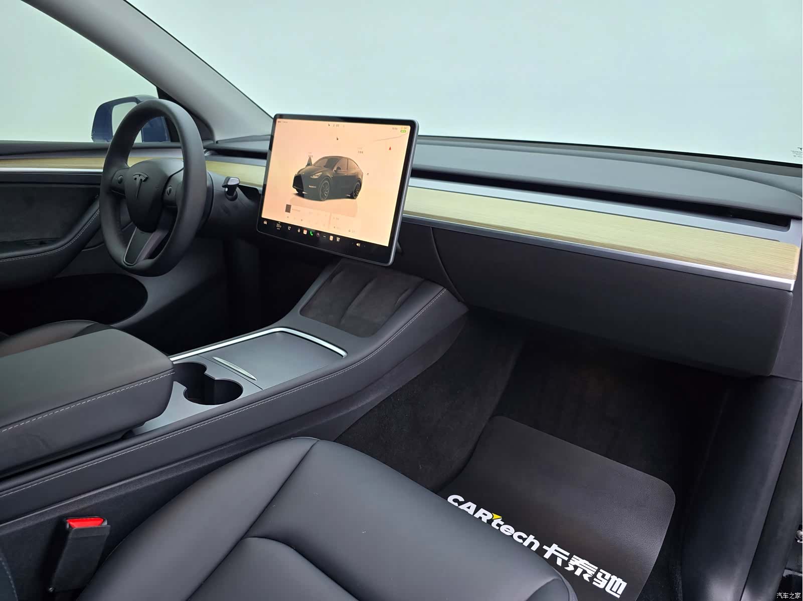 Tesla Model Y, 2023 14