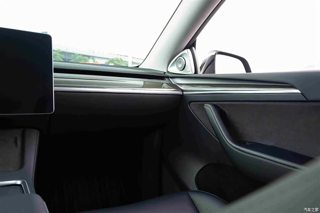 Tesla Model Y, 2022 17