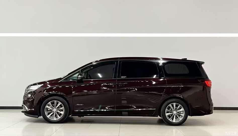 Buick GL8, 2021 3