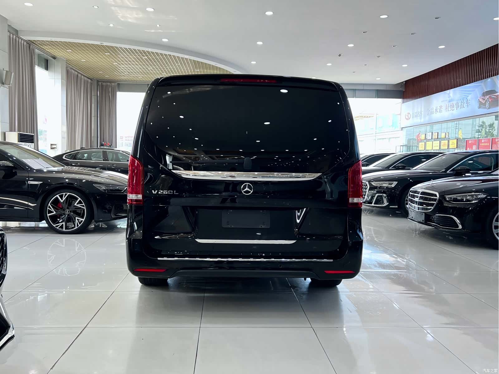 Mercedes-Benz V-Class, 2022 все фото