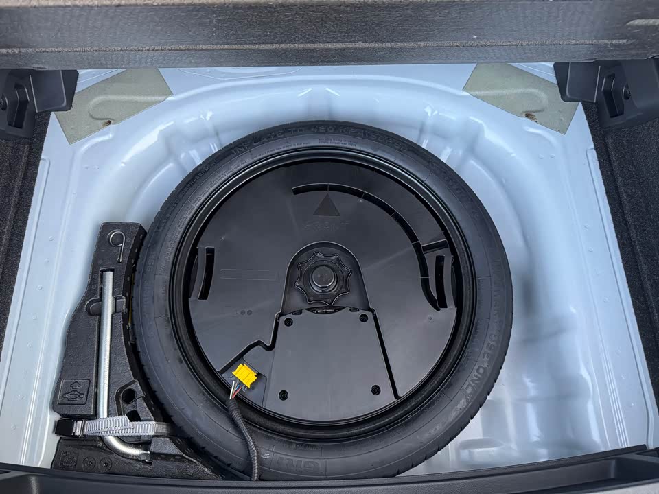 Volkswagen T-ROC exploring Songs