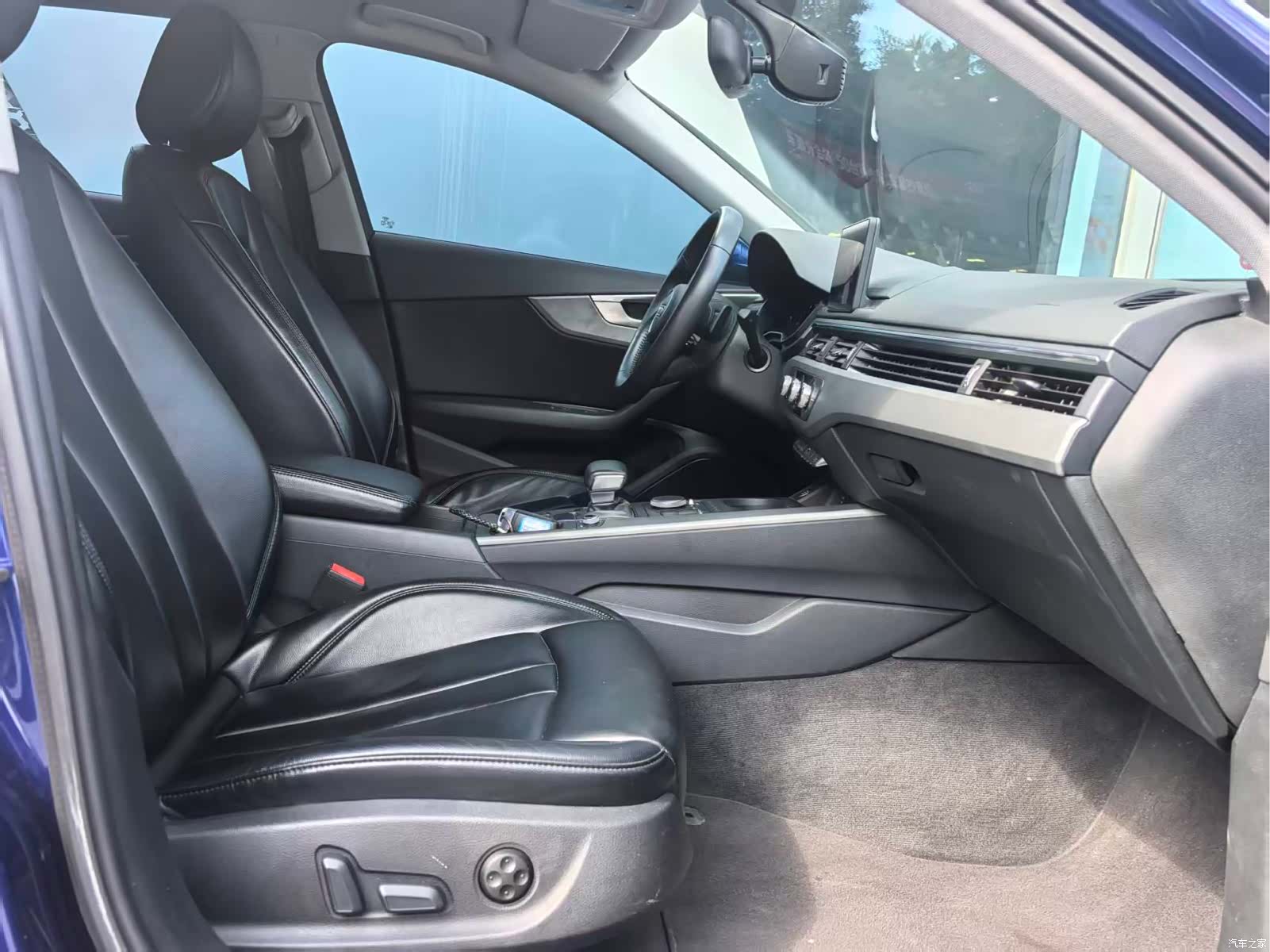 Audi A4L, 2019 9