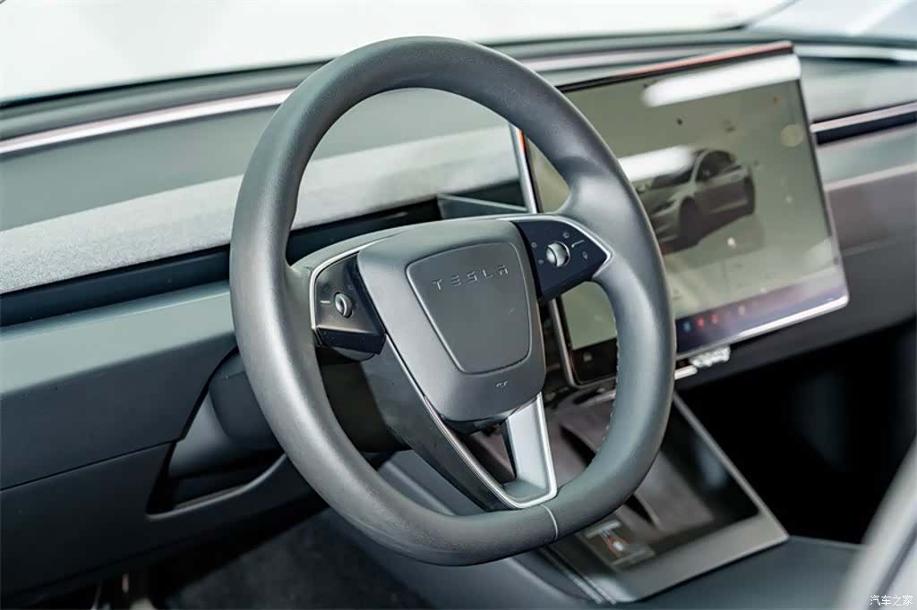 Tesla Model 3, 2024 11