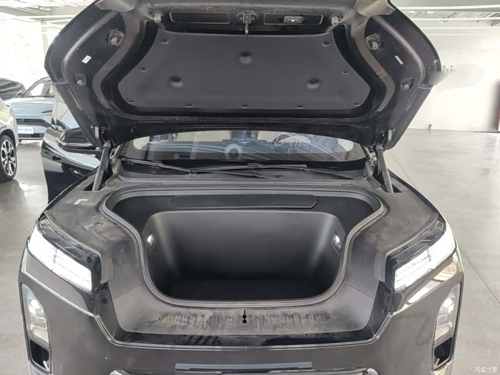 NIO ES8, 2025 20