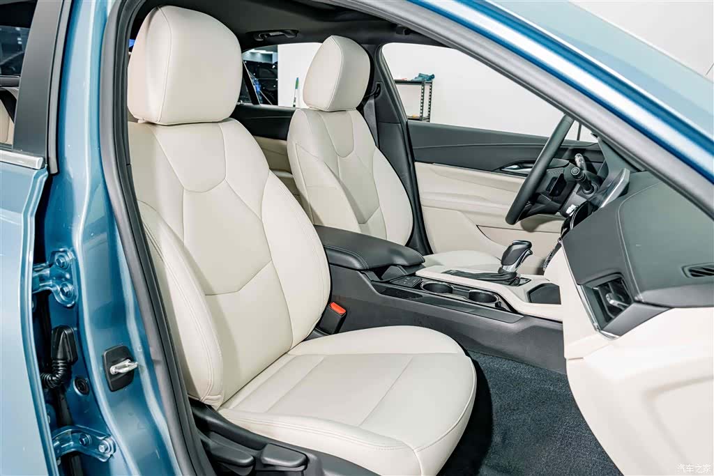 Cadillac CT4, 2023 18