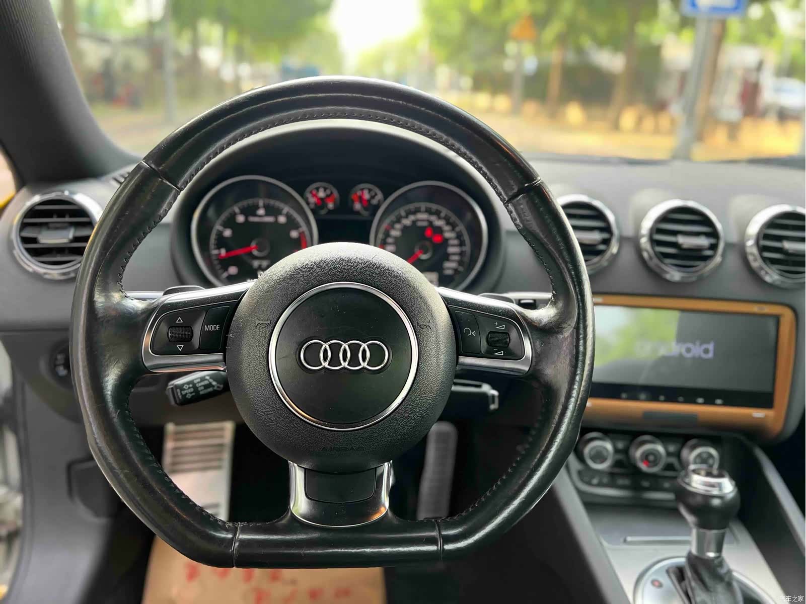 Audi TT, 2011 10