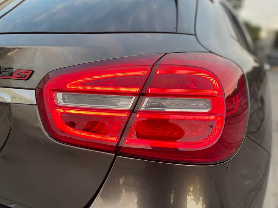 Mercedes-Benz GLA AMG