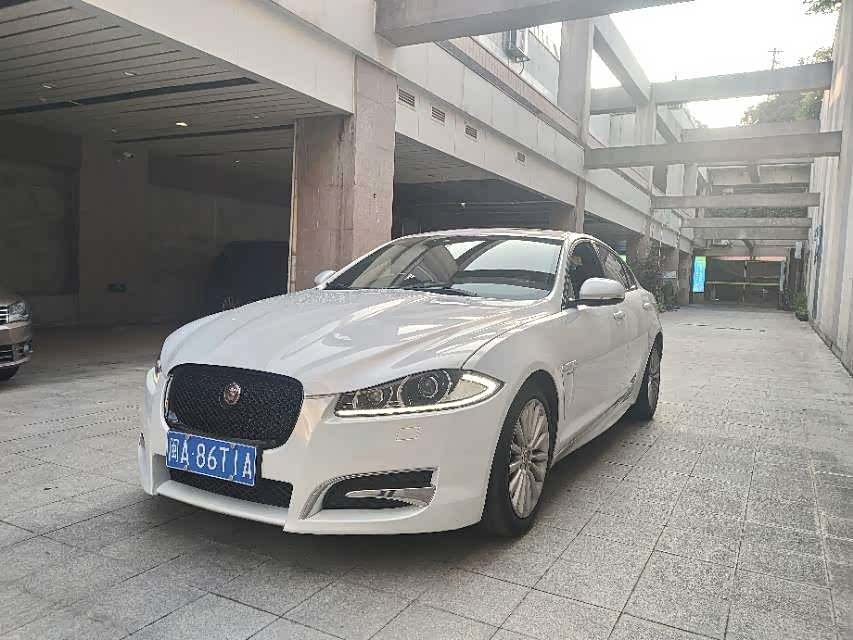 Jaguar XF