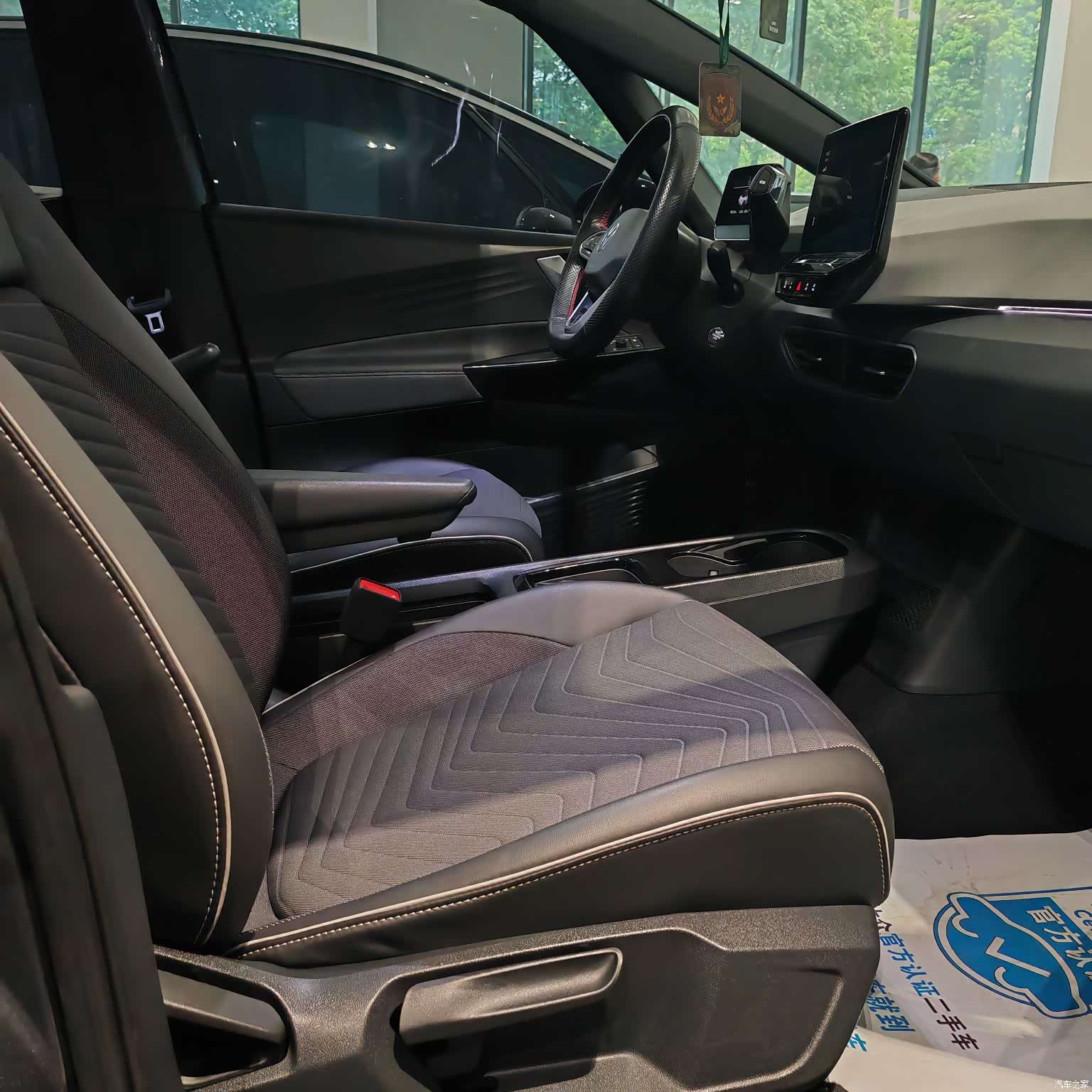 Volkswagen ID.3, 2023 все фото