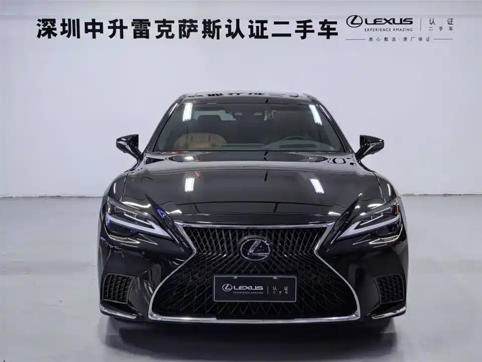 Lexus LS