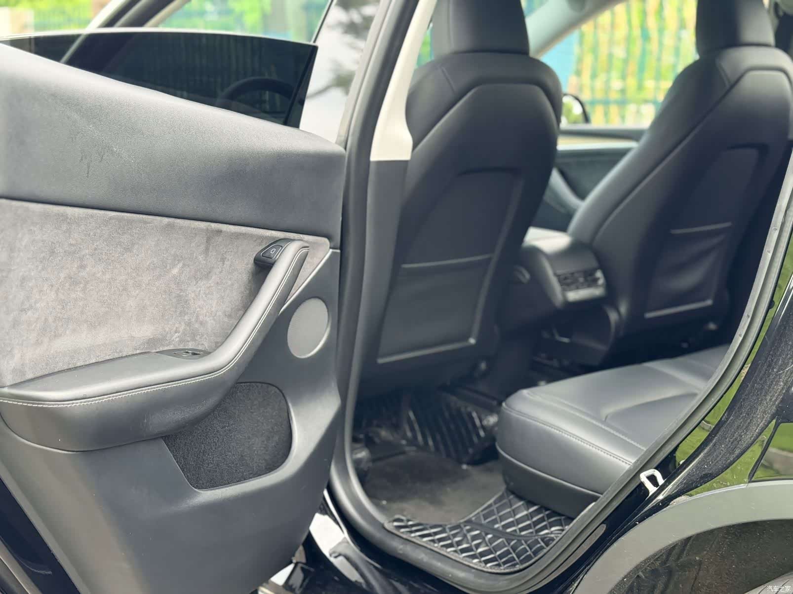 Tesla Model Y, 2023 14