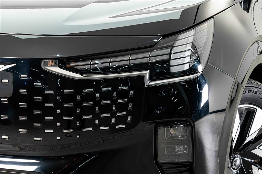 Volvo EM90, 2025 4