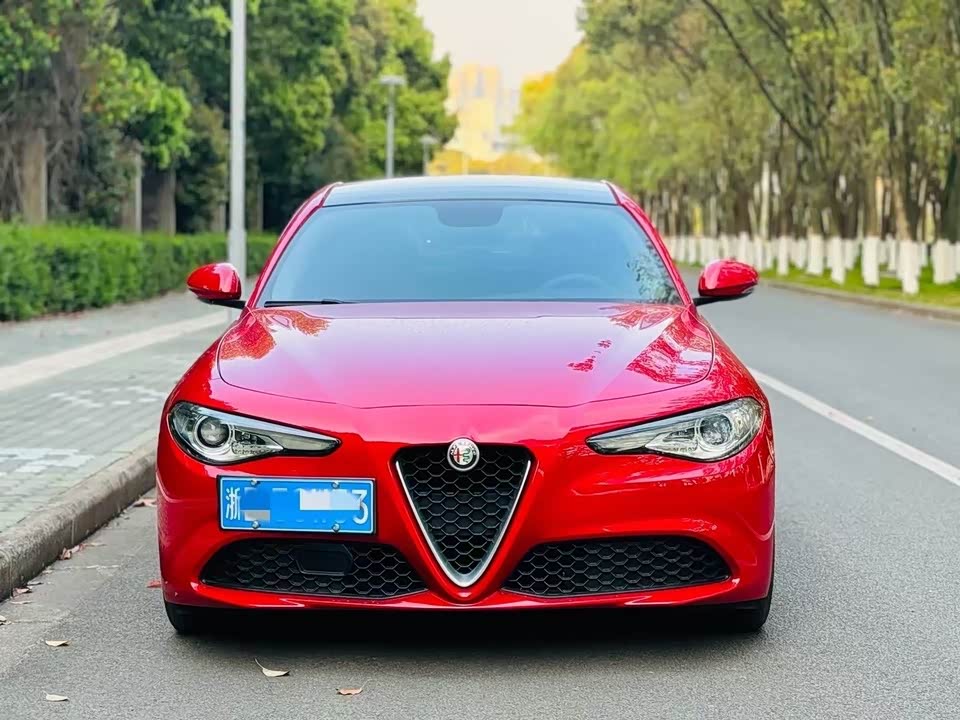 Alfa Romeo Giulia Alfa Romeo Giulia