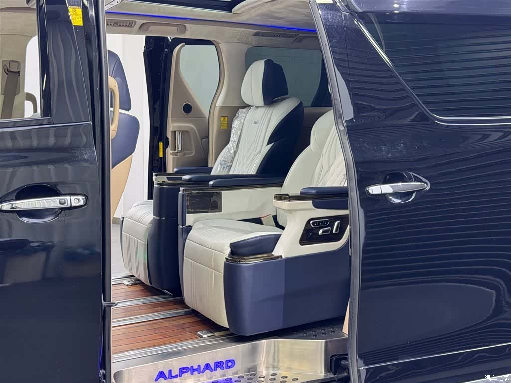 Toyota Alphard, 2015 все фото