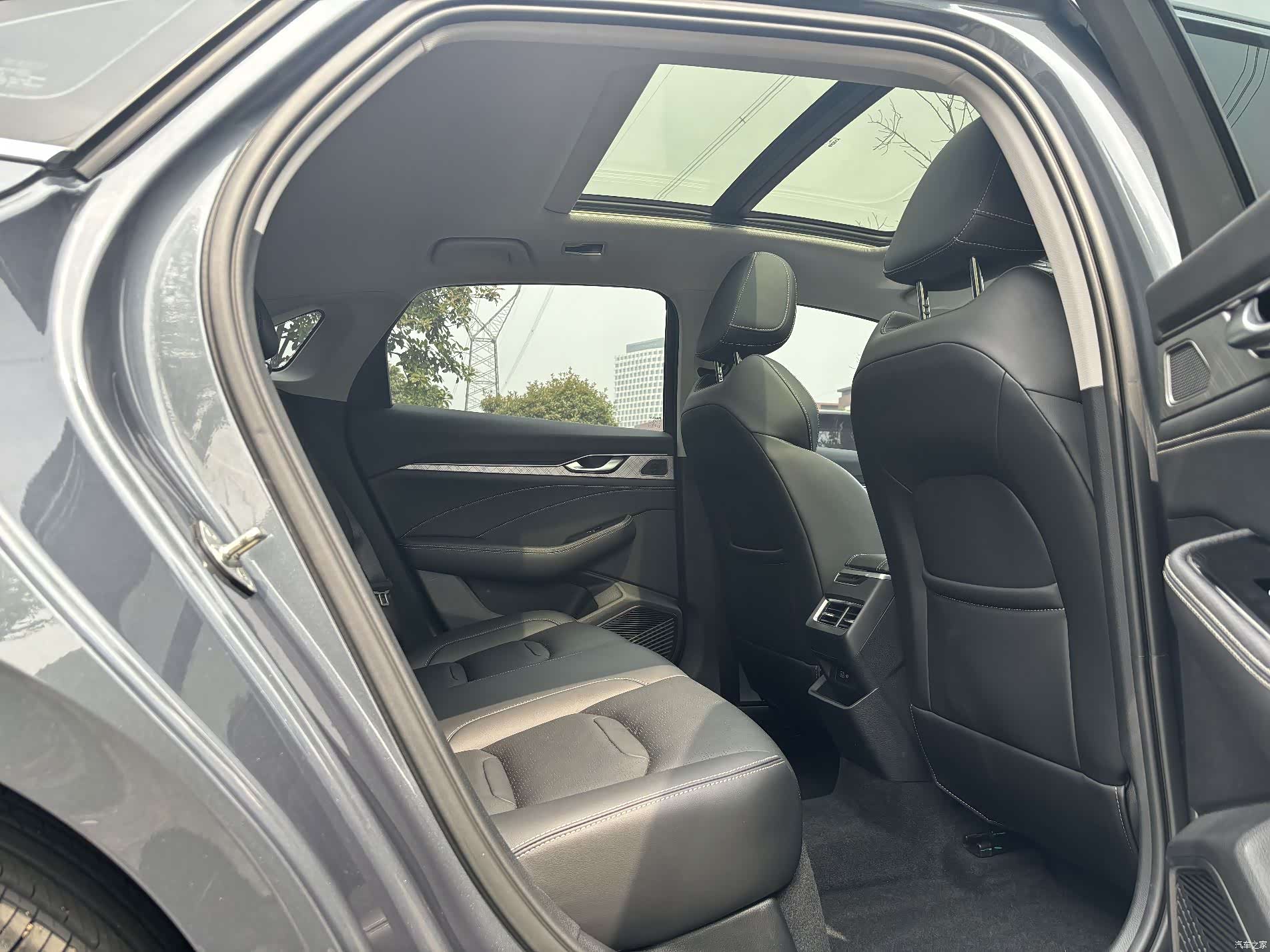 Geely Preface, 2022 18