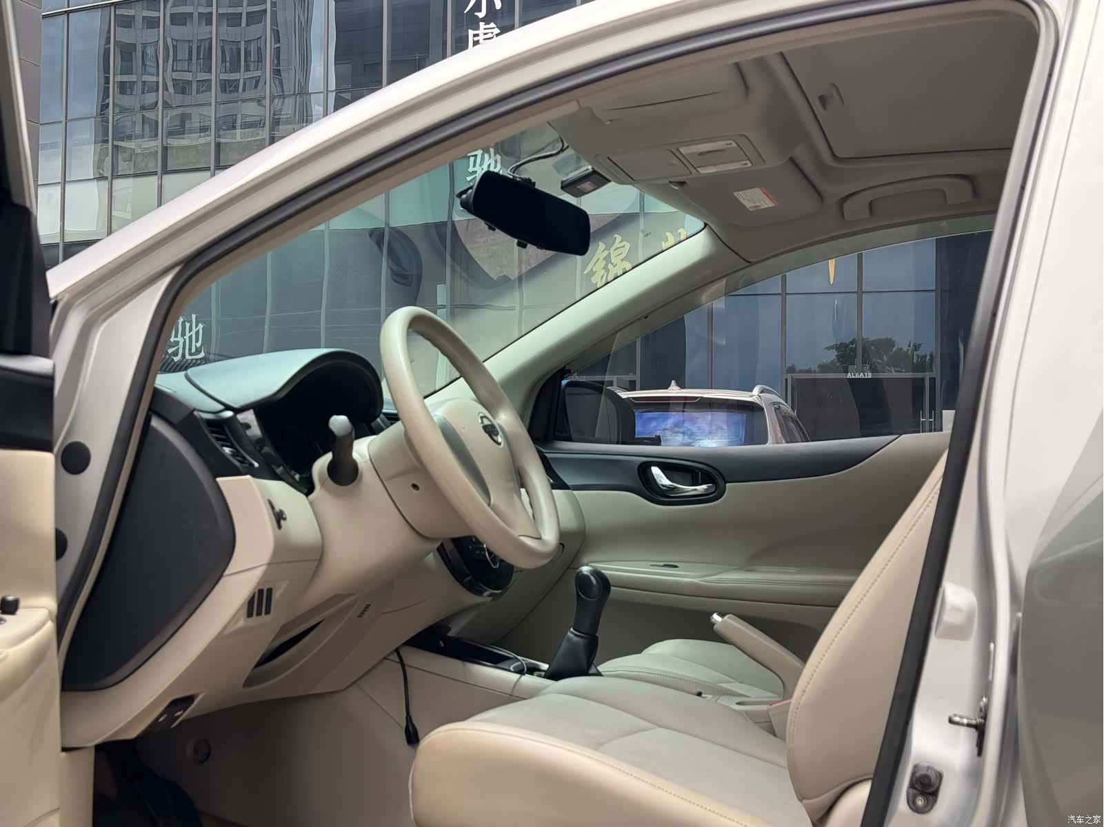 Nissan Tiida, 2012 4