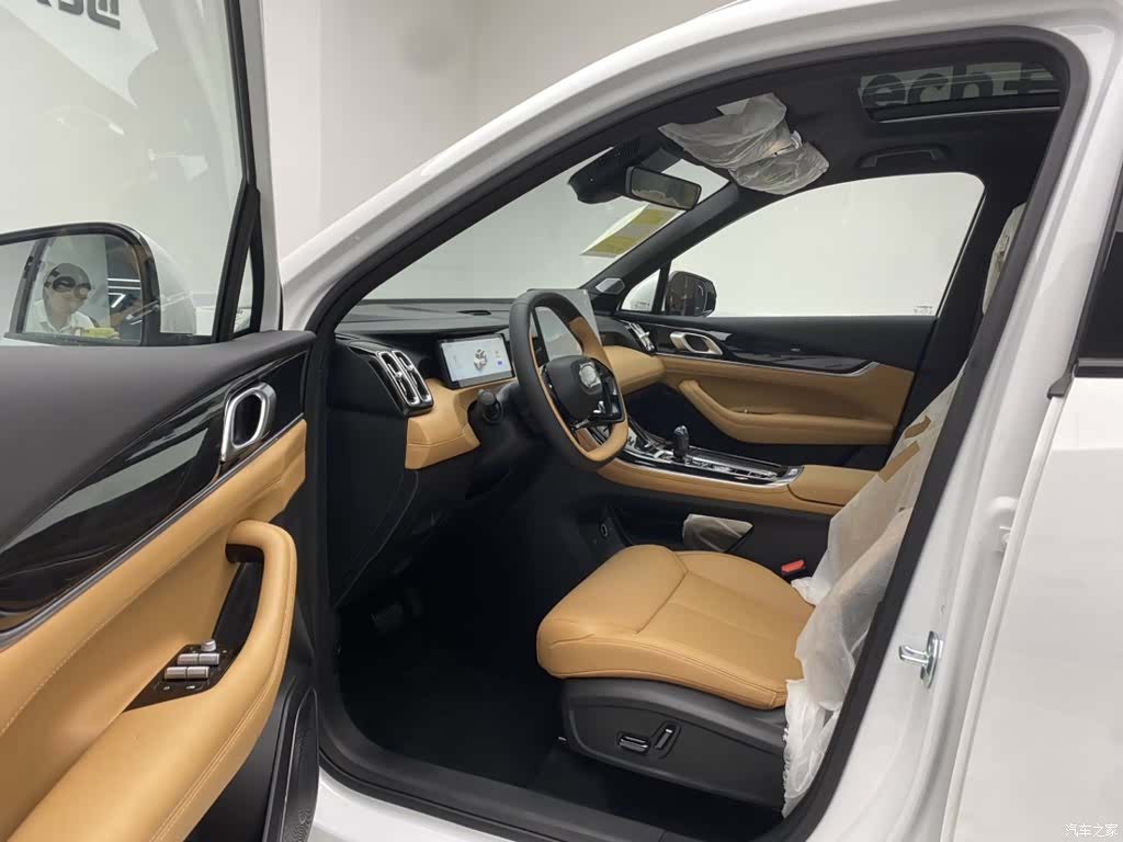 Geely Boyue, 2026 17