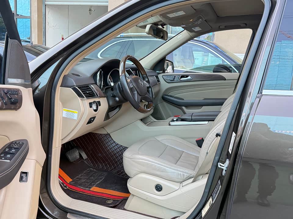 Mercedes-Benz M class