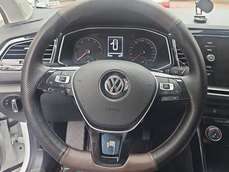 Volkswagen T-ROC exploring Songs Volkswagen T-ROC exploring Songs
