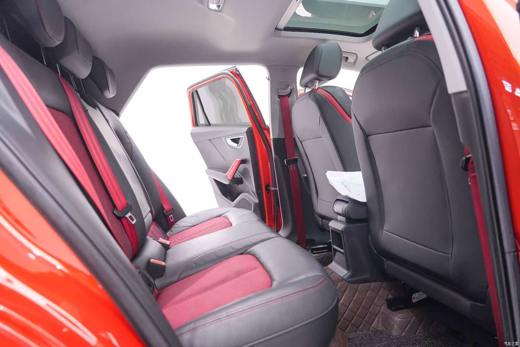 Audi Q2L, 2019 26