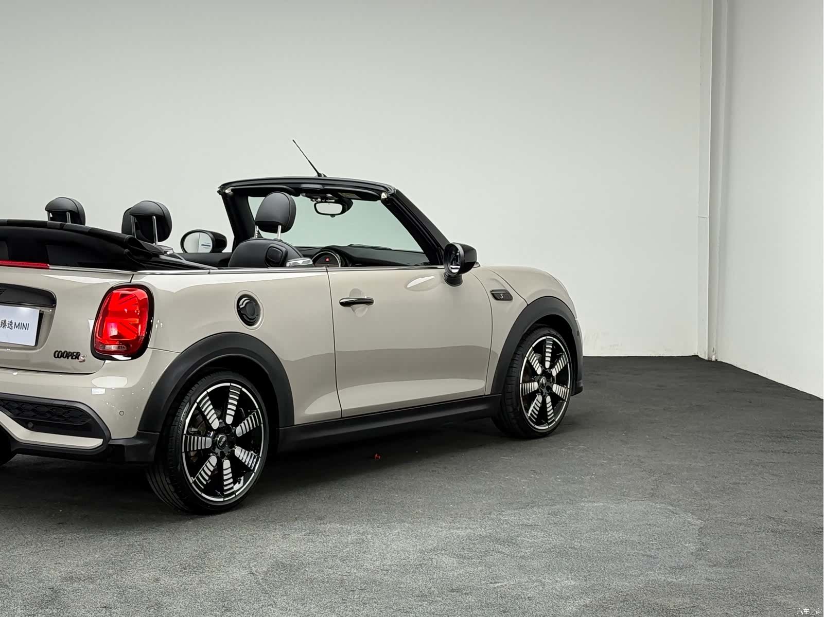 Mini Cooper, 2023 19