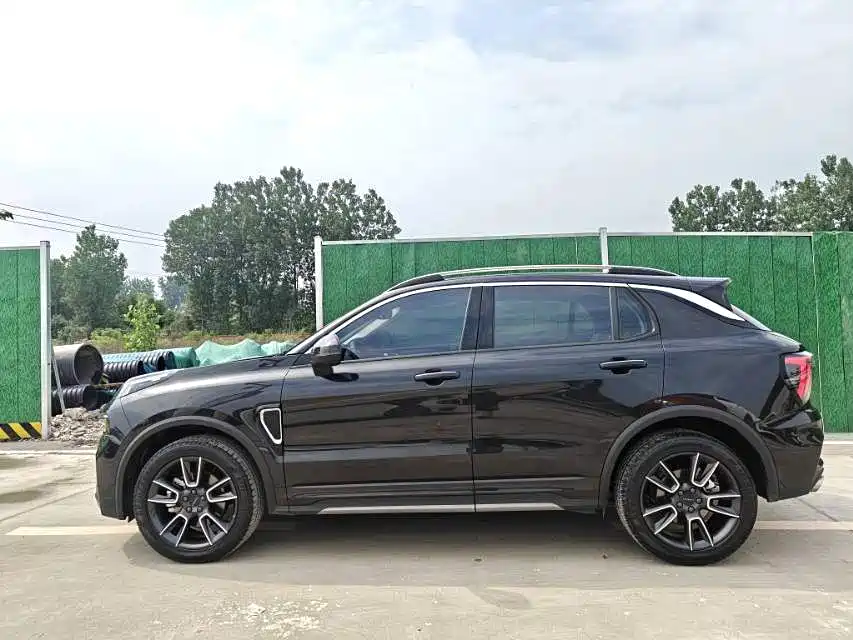 Lynk & Co 01