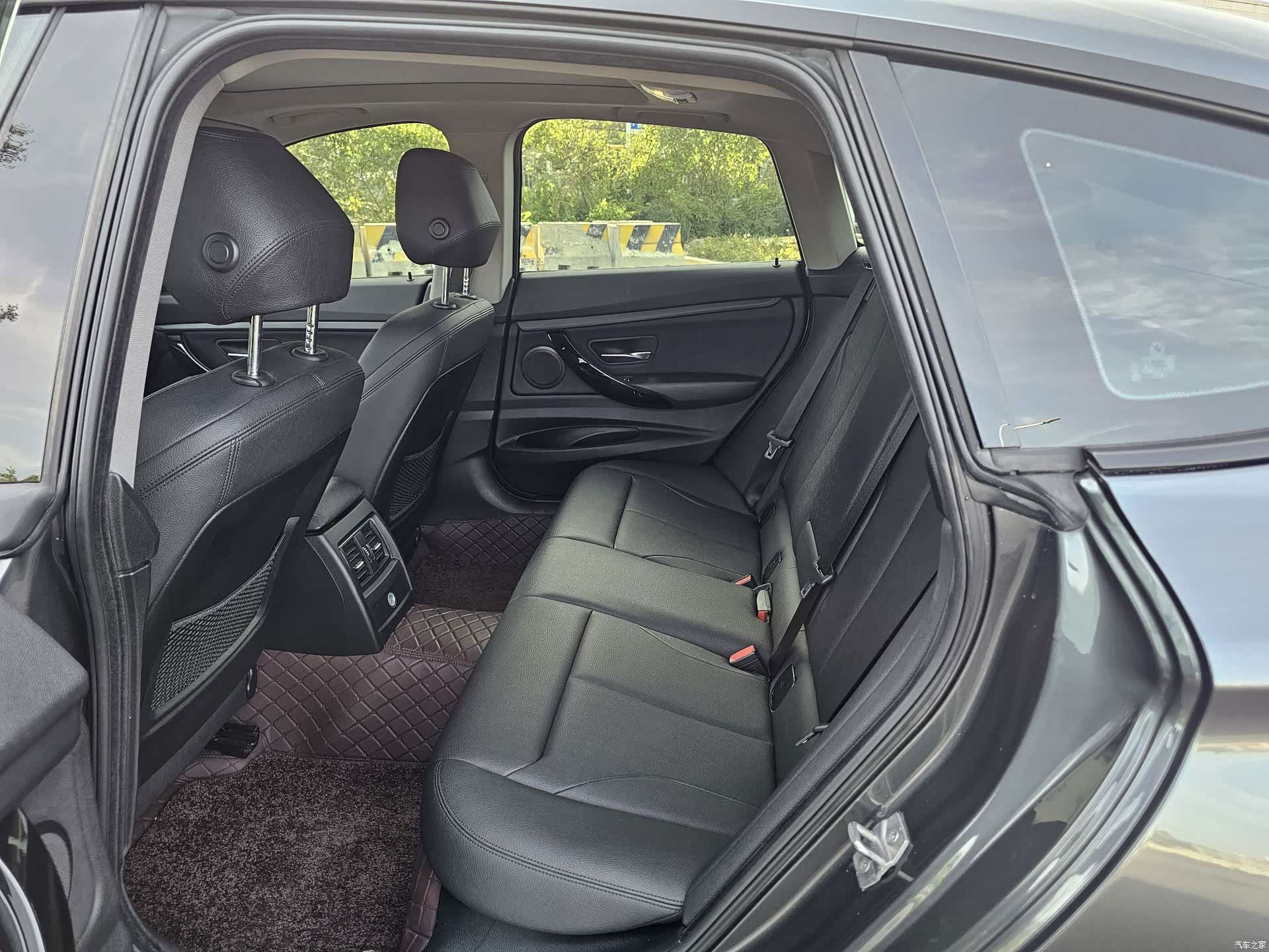 BMW 3 Series, 2018 все фото