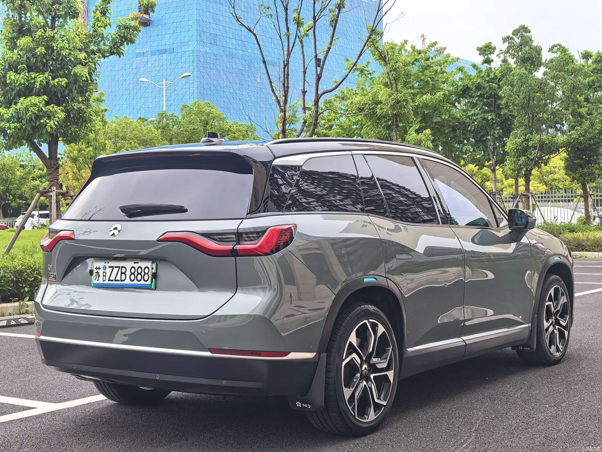 NIO ES8, 2021 4