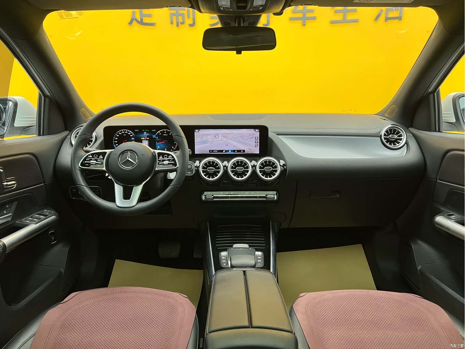 Mercedes-Benz GLA, 2022 13
