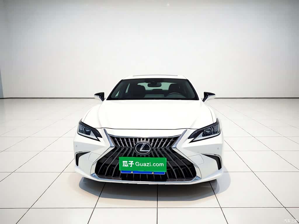 Lexus ES, 2023 3