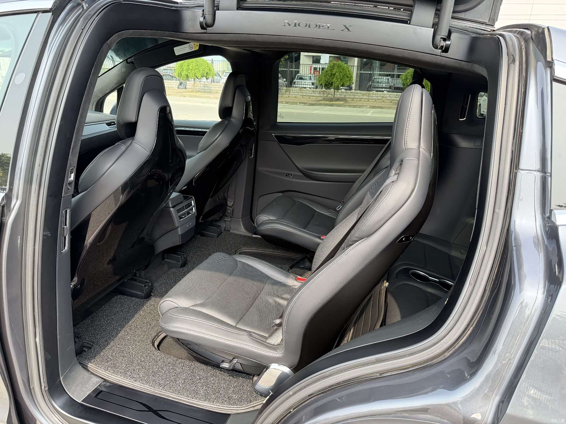 Tesla Model X, 2017 12