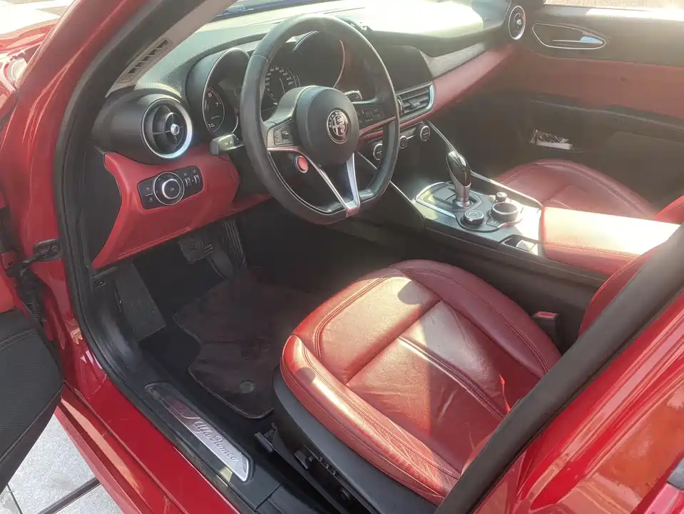 Alfa Romeo Giulia Alfa Romeo Giulia