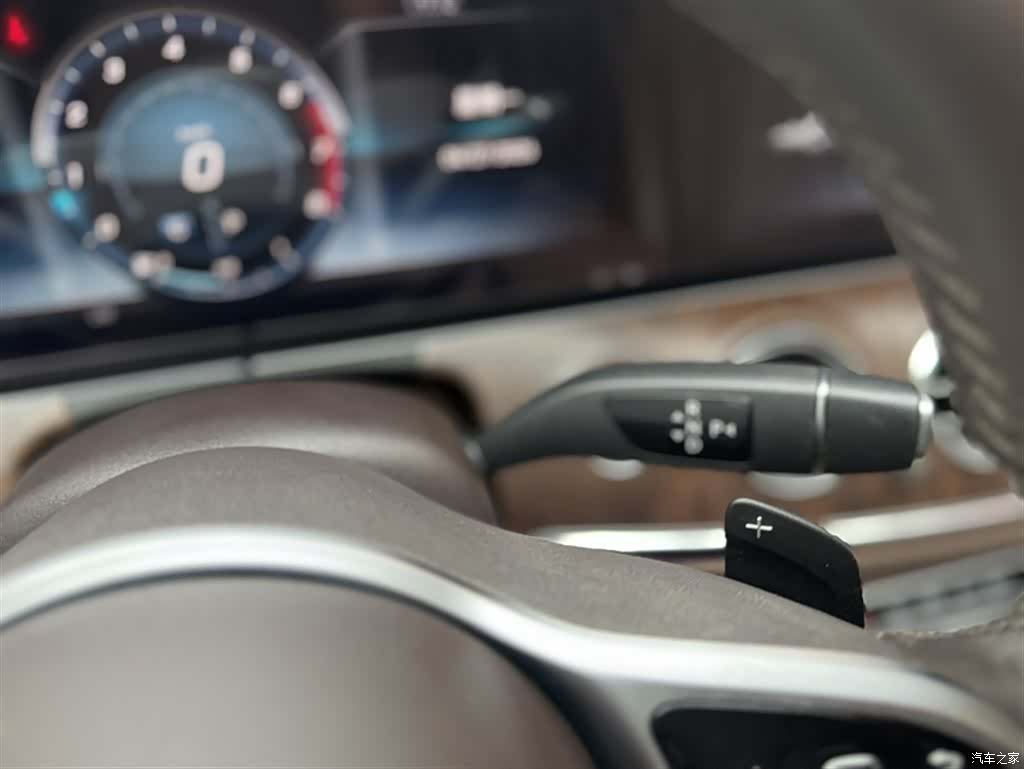 Mercedes-Benz E-Class, 2019 14
